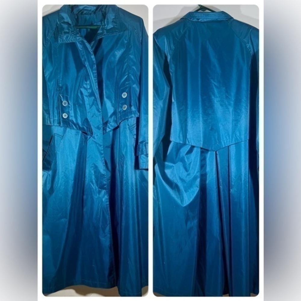 MAGGIE LAWERENCE BLUE UNISEX RAINCOAT SIZE 14/16